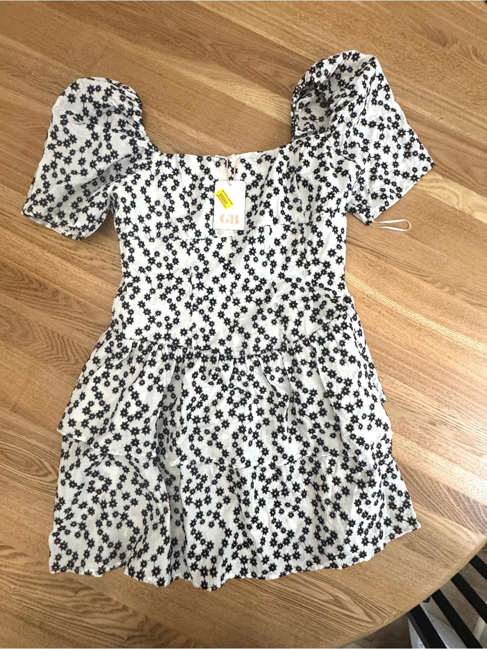 Gianni Bini White Dress with Black Floral Print and Puff Sleeves